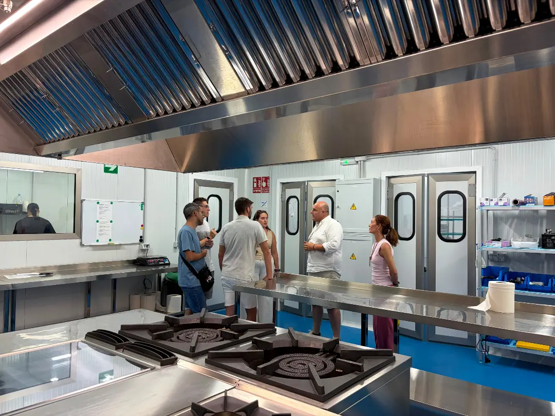 Visita del Taller de Inserción Sociolaboral a Herrera Catering